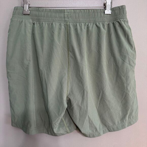 Rhone green athletic men’s shorts with built in brief size large - Picture 2 of 6
